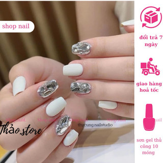 Nail box thiết kế đính đá sang trọng màu trắng , móng tay giả đính đá , nail ngắn trắng