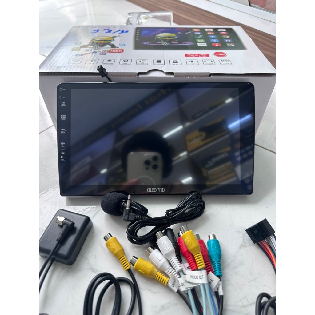 Màn hình android cho ô tô OLEDPRO A3 bản wifi Ram 2G 32G tặng VIETMAP S2, có quạt tản nhiệt, chia đôi màn hình