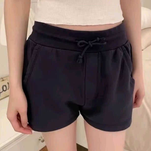 Quần ngắn mặc nhà cơ bản Brandy Melville