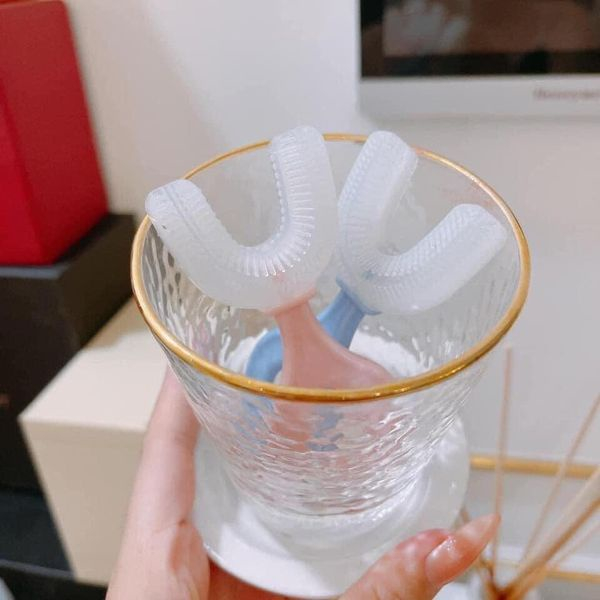 Combo 5 bàn chải bé Silicon Chữ U Masage Răng Cho Bé