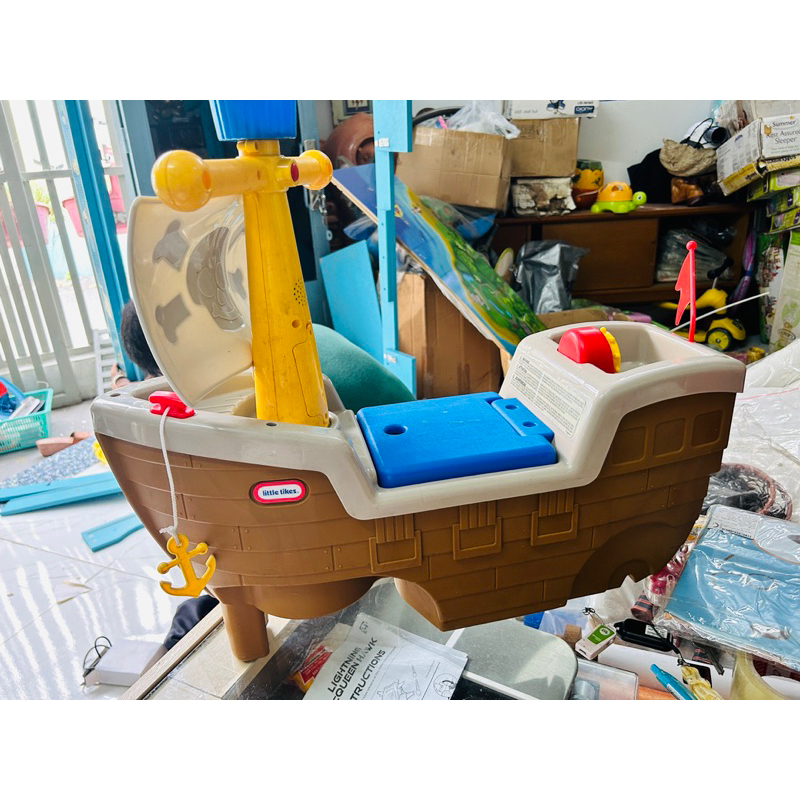 Xe chòi chân Little Tikes tàu cướp biển chính hãng