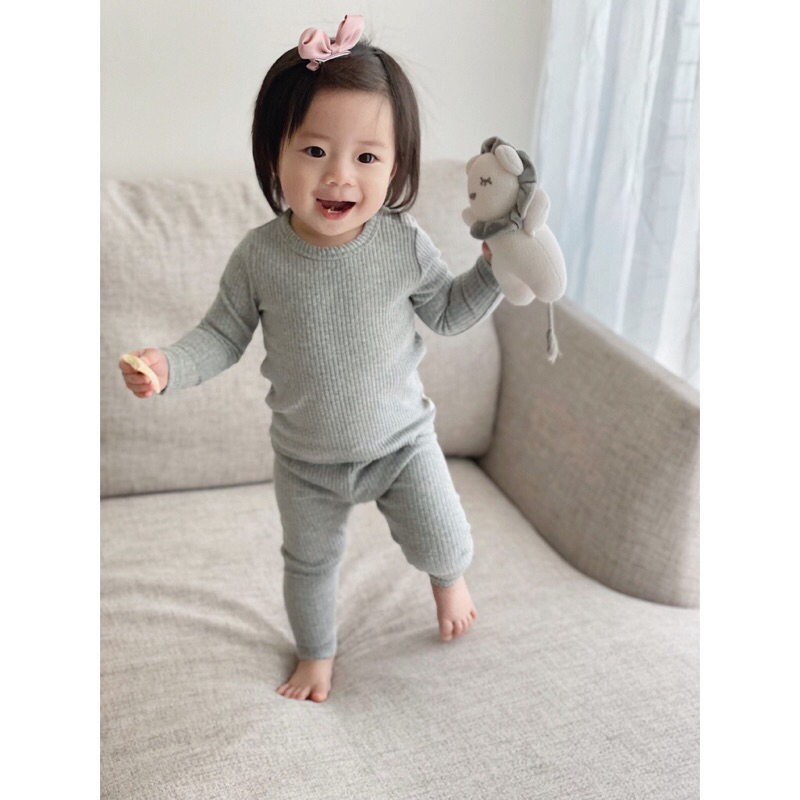 Bộ dài tay chất liệu gân tăm Hàn cho bé trai và bé gái