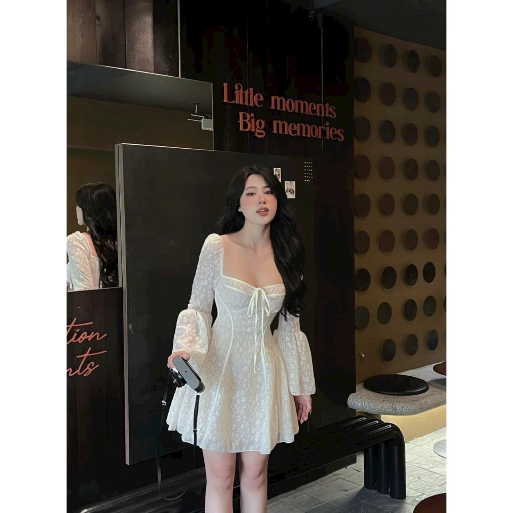 Đầm váy nữ ren cúp xòe tay loe Erica Dress