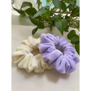 Scrunchies nhung mềm mại màu pastel