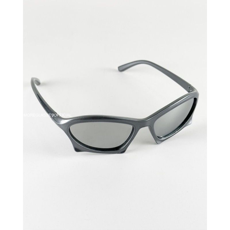 Kính mát có sẵn MOREGLASSES phong cách Y2K Punk tròng kính chống UV 400 ảnh thật tặng kèm túi đựng và khăn lau