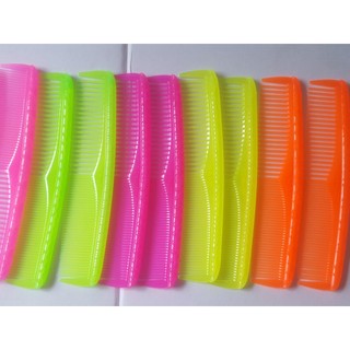 Lượt Chải Tóc Bằng Nhựa Không Cán Màu Ngẫu Nhiên