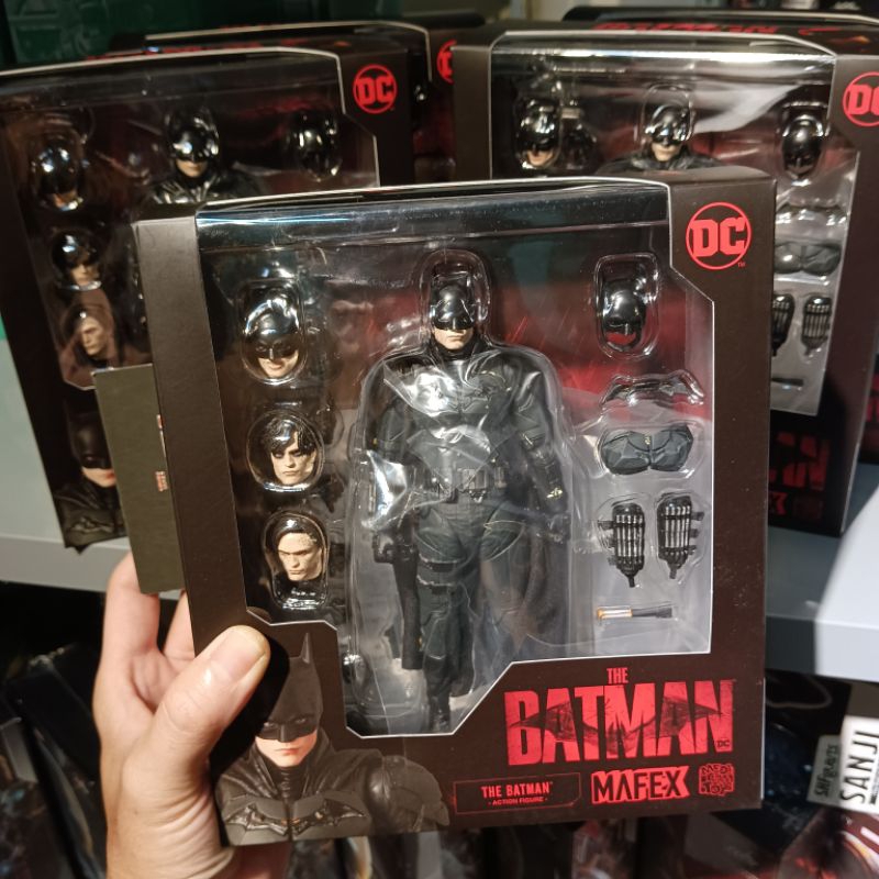 Mô hình Mafex No.188  The Batman có sẵn