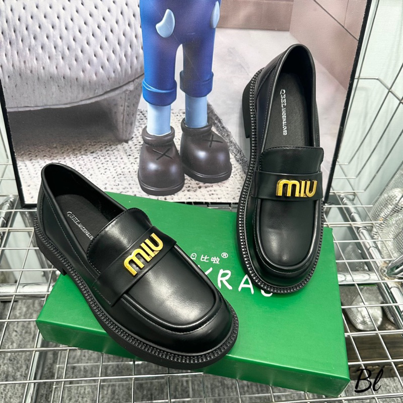 Giầy Moca Miu Khoá Ngang Đen Bóng/Mờ Full Size 35-39  -  By Anh Dinh Phuong