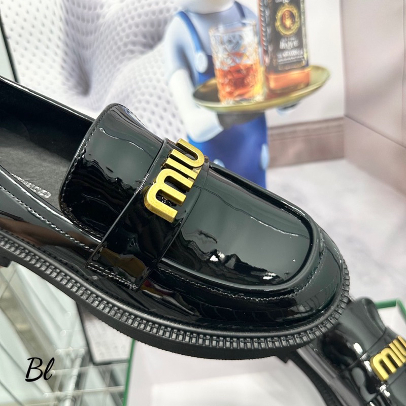 Giầy Moca Miu Khoá Ngang Đen Bóng/Mờ Full Size 35-39  -  By Anh Dinh Phuong