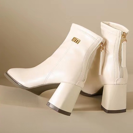Bốt nữ cổ ngắn Miu da mềm, gót vuông 5cm Form Rộng