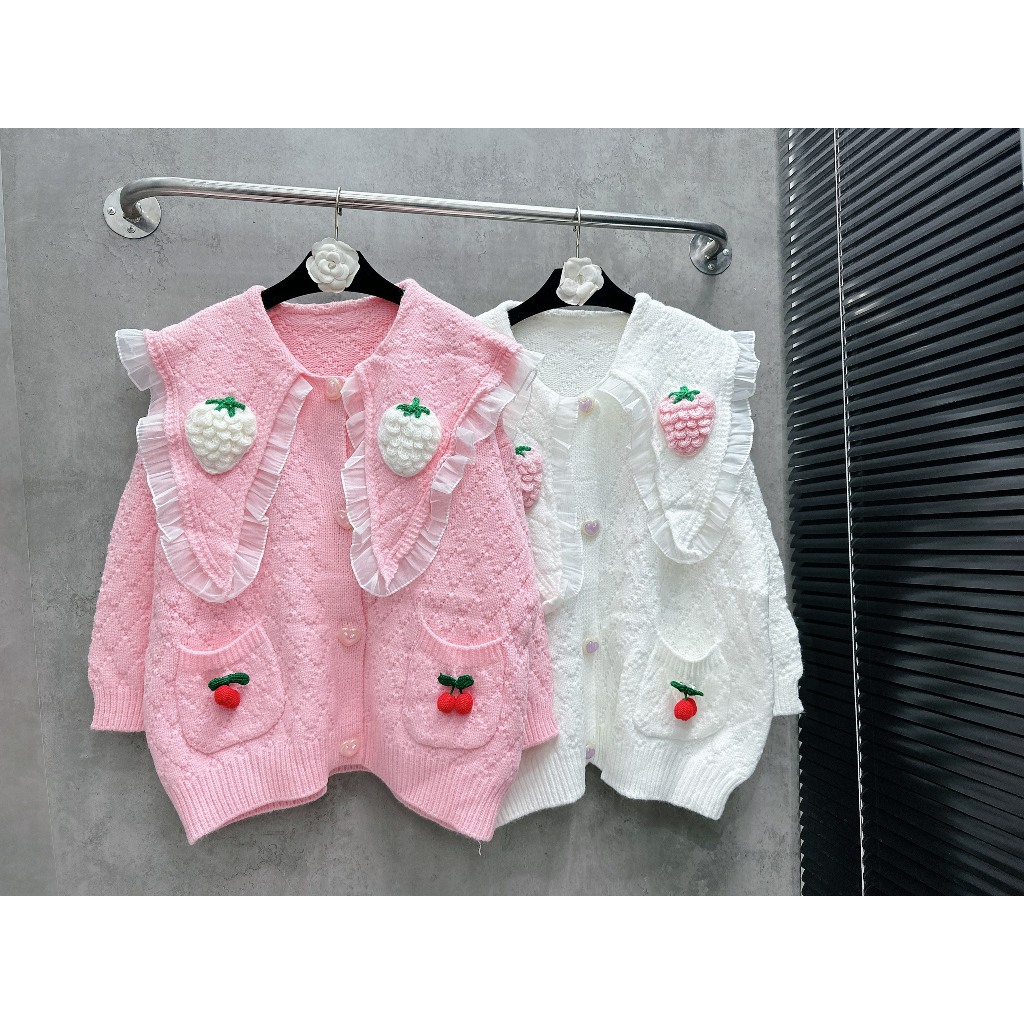 Aó Len kèm dâu và cherry Màu Hồng Lượn Sóng Form Rộng Kèm Ảnh Thời Trang Thu Đông 2023 Siêu Cute