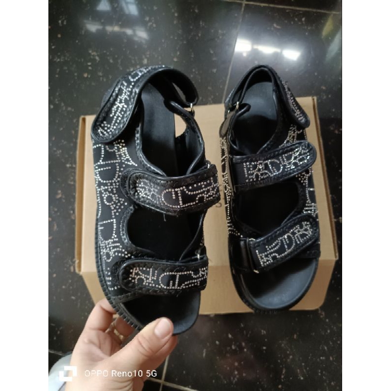 Giày dép lẻ size hàng new  shop tự  chụp thanh lý giá rẻ.