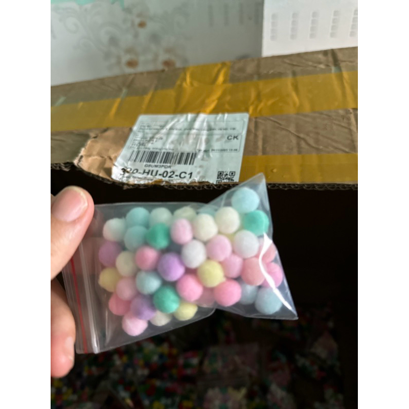 Pompom đủ sắc màu