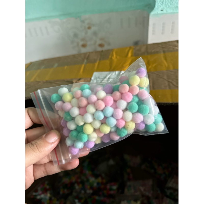 Pompom đủ sắc màu