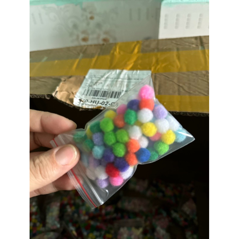Pompom đủ sắc màu