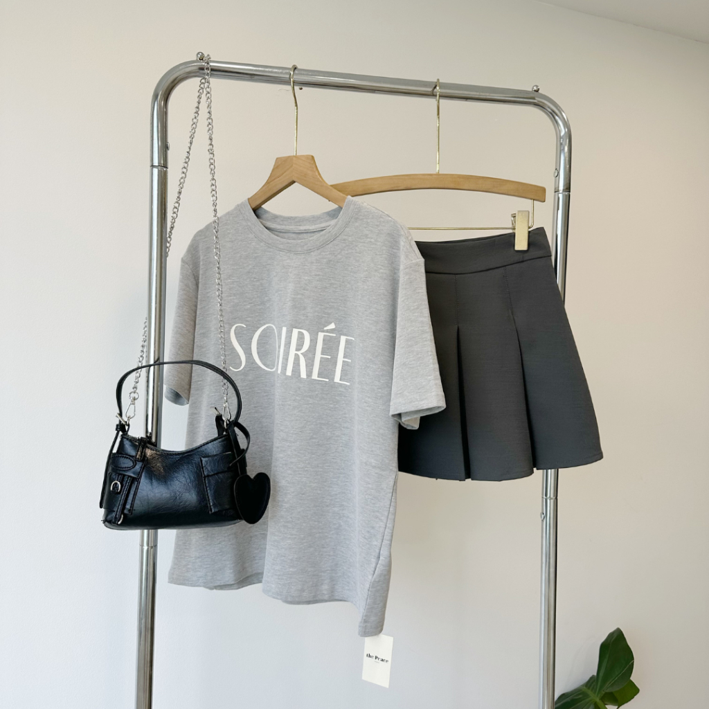 Áo thun in chữ SOIREE , The Peace