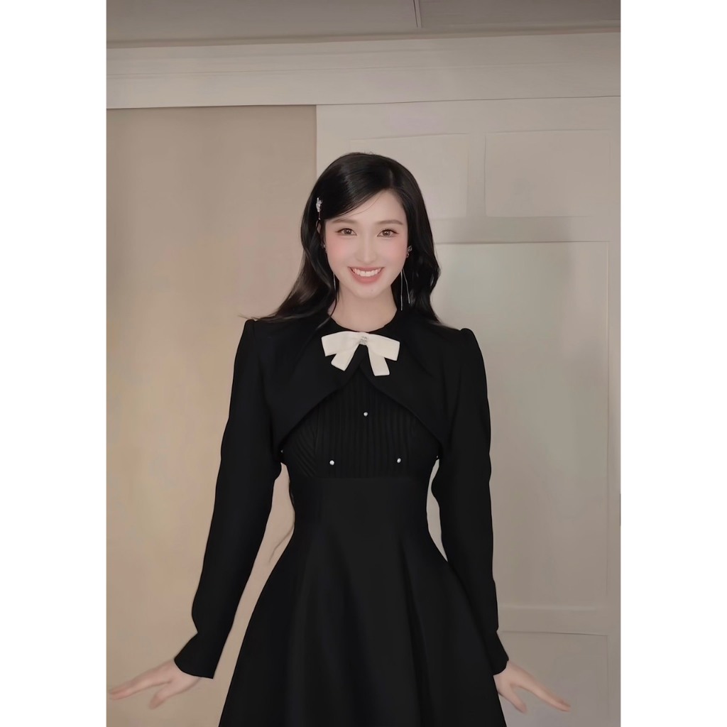 Set váy yếm đính đá + khoác