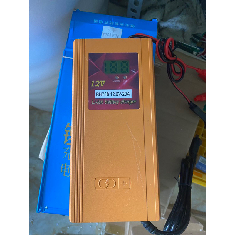 Sạc 3s 12,6v 20A cho pin Li-ion và 4s 14.6V 20A cho pin sắt Lifepo4