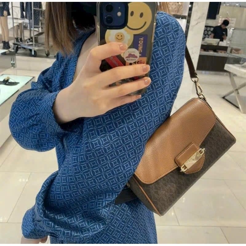 Túi đeo chéo M.K da thật sang chảnh