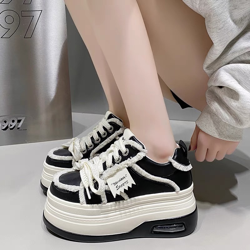 Giày thể thao nữ đế bánh mỳ 8cm