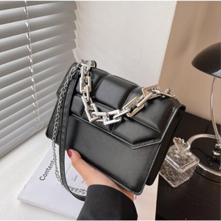 Túi xách nữ đeo chéo dáng xinh phối xích bạc phong cách trẻ trung cá tính HT3272