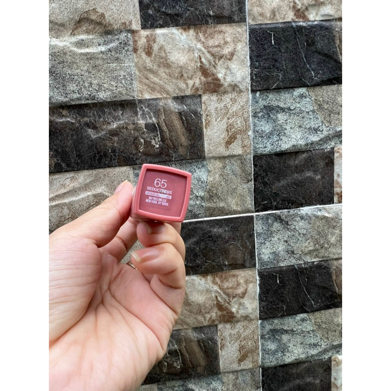 Son kem lỳ lâu trôi Maybelline Superstay Matte Lip Ink Seductress 65, Màu nâu đất