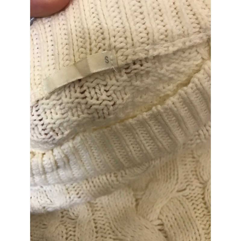 Áo len hiệu hiệu GU size S