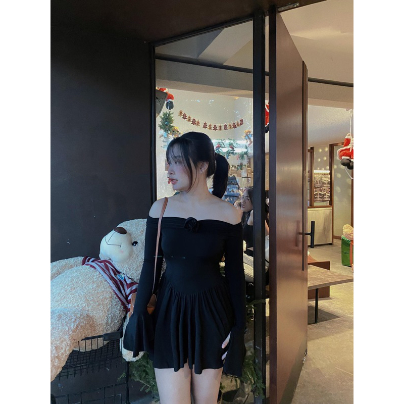 Váy xoè tay tiểu thư