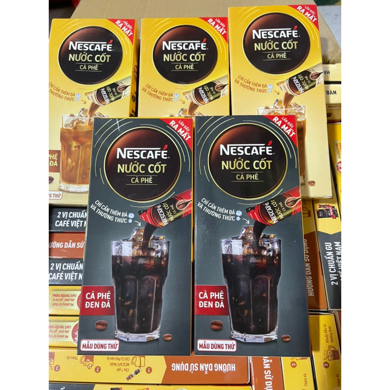 Hộp gồm 2 gói: 1 gói nước cốt cà phê đen đá + 1 gói nước cốt cà phê sữa đá.