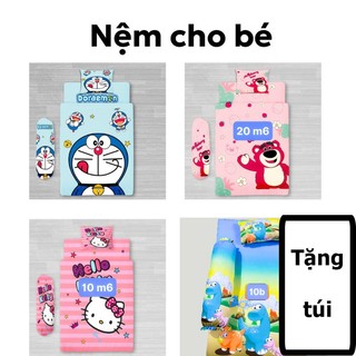 Nệm bé đi học