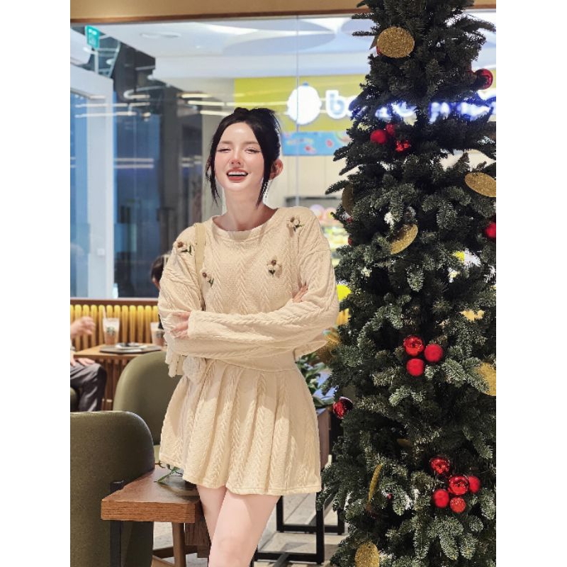 SET LEN THỪNG THÊU HOA CHÂN VÁY XẾP LY