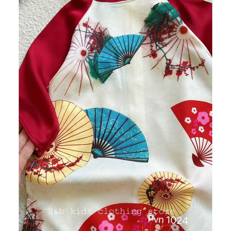 Áo dài hoạ tiết quạt bé gái