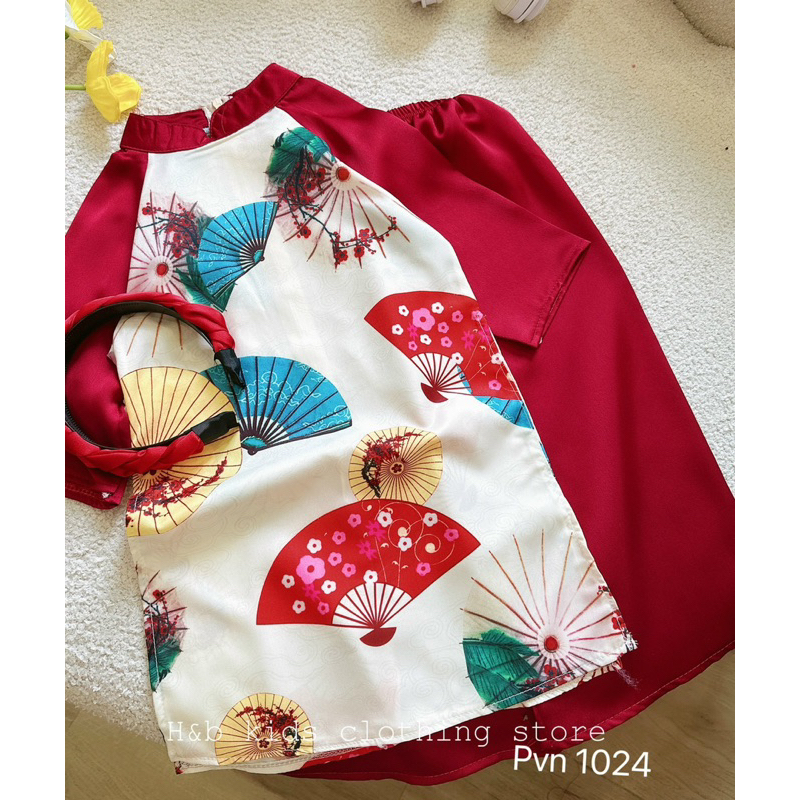 Áo dài hoạ tiết quạt bé gái