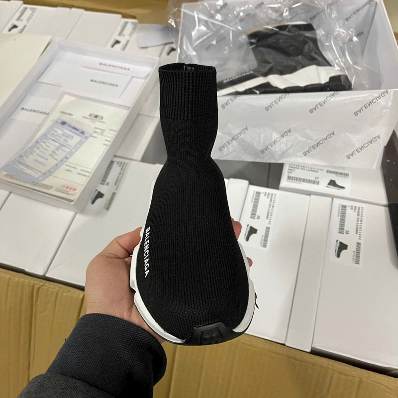 GIẦY THỂ THAO CAO CỔ NAM NỮ THIẾT KẾ  PHONG CÁCH CÁ TÍNH, HÀNG CAO CẤP, PHỐI ĐỒ SIÊU ĐẸP .