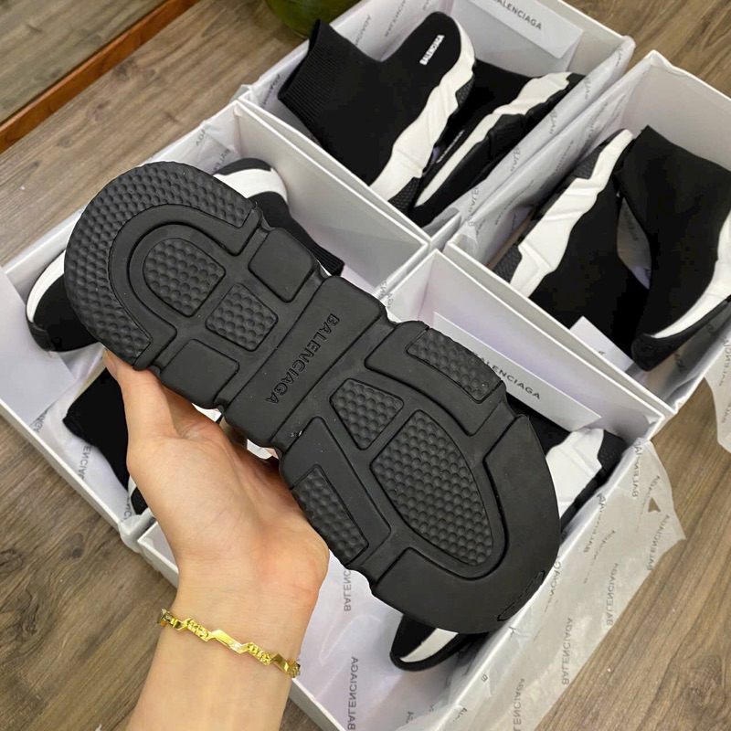 GIẦY THỂ THAO CAO CỔ NAM NỮ THIẾT KẾ  PHONG CÁCH CÁ TÍNH, HÀNG CAO CẤP, PHỐI ĐỒ SIÊU ĐẸP .