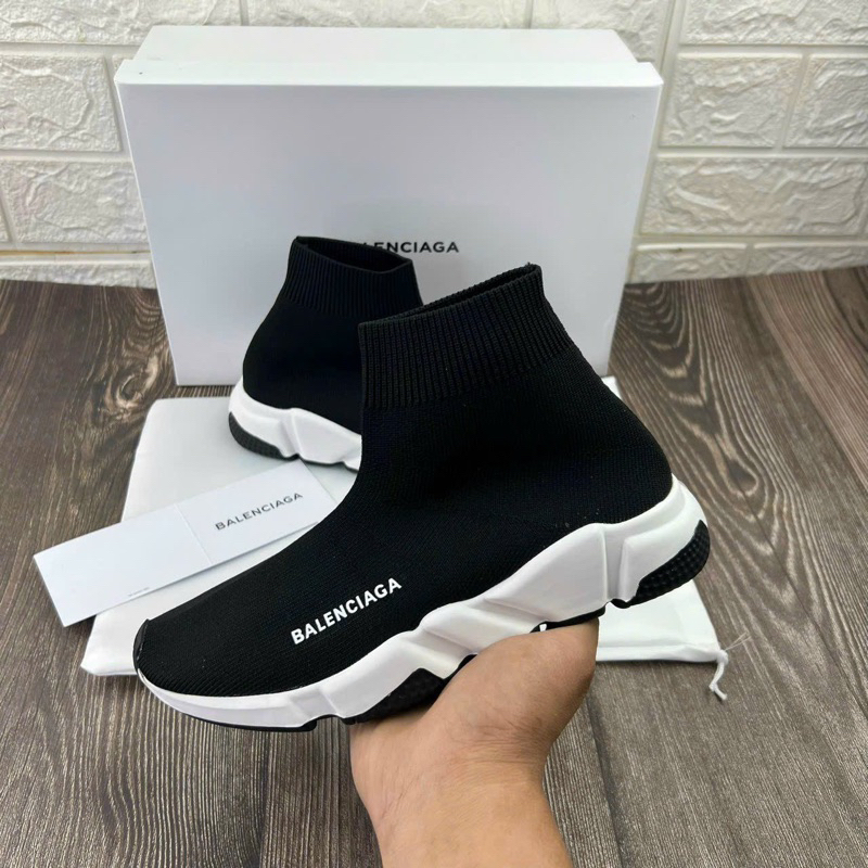 GIẦY THỂ THAO CAO CỔ NAM NỮ THIẾT KẾ  PHONG CÁCH CÁ TÍNH, HÀNG CAO CẤP, PHỐI ĐỒ SIÊU ĐẸP .