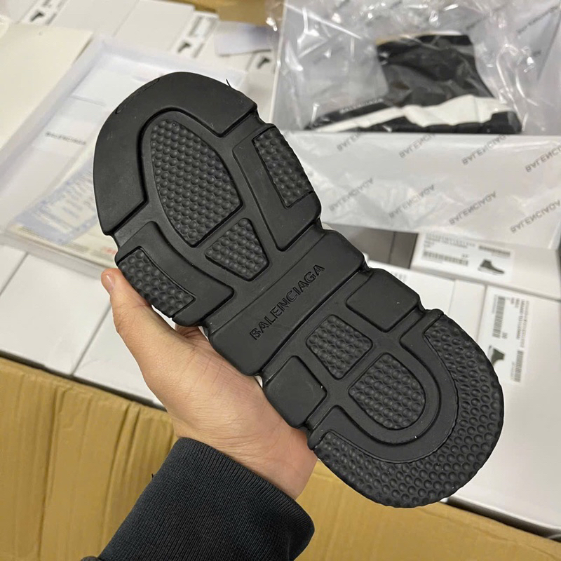 GIẦY THỂ THAO CAO CỔ NAM NỮ THIẾT KẾ  PHONG CÁCH CÁ TÍNH, HÀNG CAO CẤP, PHỐI ĐỒ SIÊU ĐẸP .