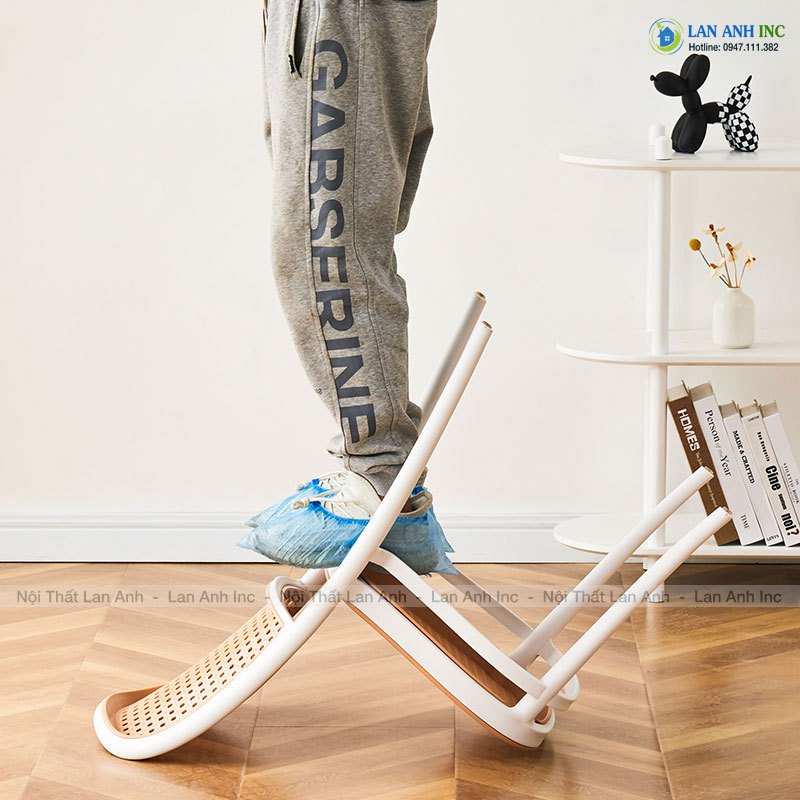 Ghế Nhựa Đúc Nguyên Khối Tựa Lưng Cao Xếp Chồng Mặt Lưới Đan Mây Hiện Đại LAD3042
