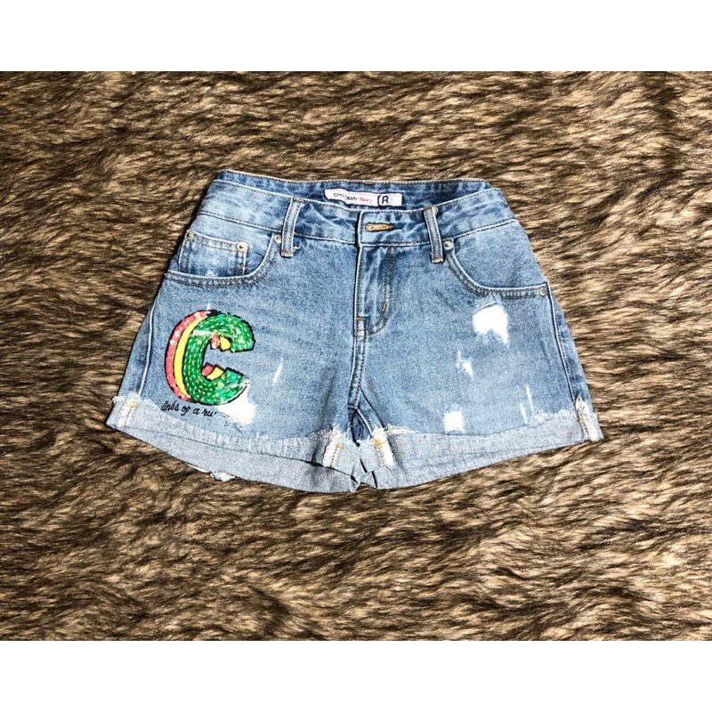 quần short jean nữ đính cườm chữ C size 28 mới 98% - thanh lý pass quần 2hand