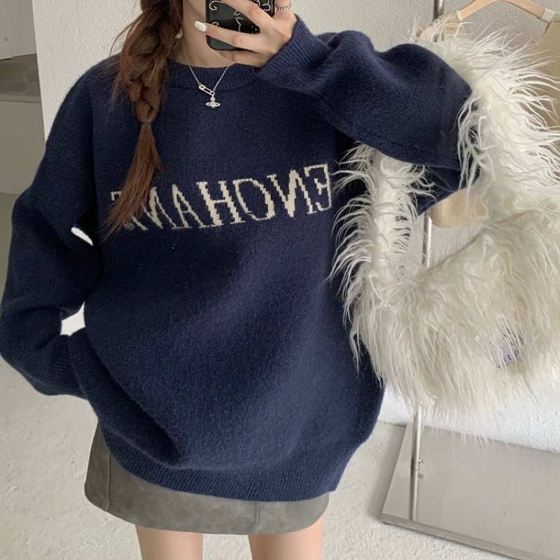 Áo len sweater cổ tròn màu be sữa thêu chữ dài tay oversize dấu quần chùm mông ulzzang màu trơn basic