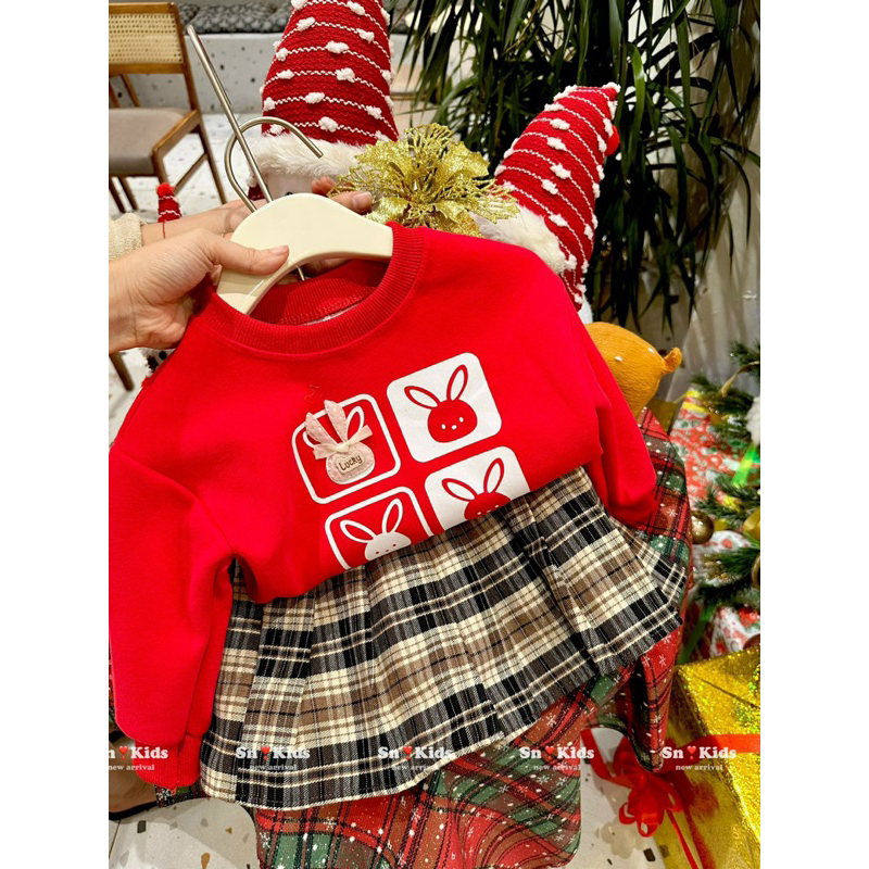 Set áo đỏ 4 ô thỏ bé gái