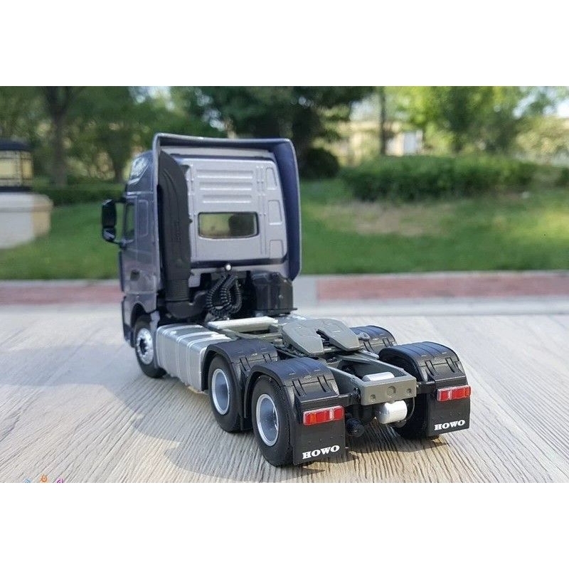 Xe Mô Hình Đầu kéo Howo TH7 hợp kim 1:36