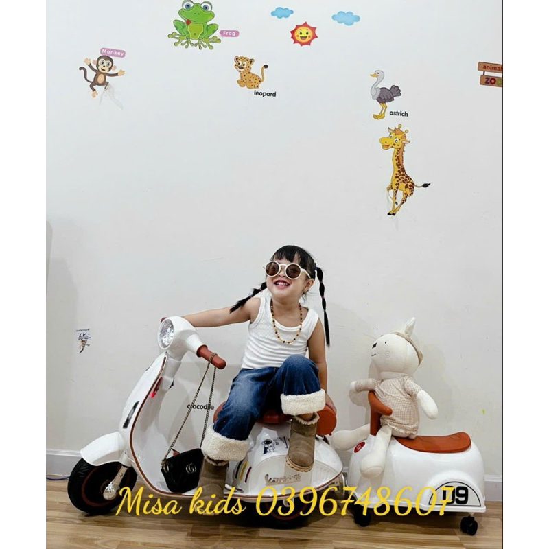 Xe vespa điện cho bé, xe điện cho bé mẫu 2024, xe Vespa cho bé có nhạc, đèn, Bluetooth Misa kids