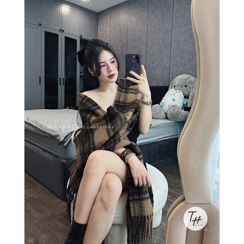 Khăn Choàng Len Kẻ Kim Anh Bùi