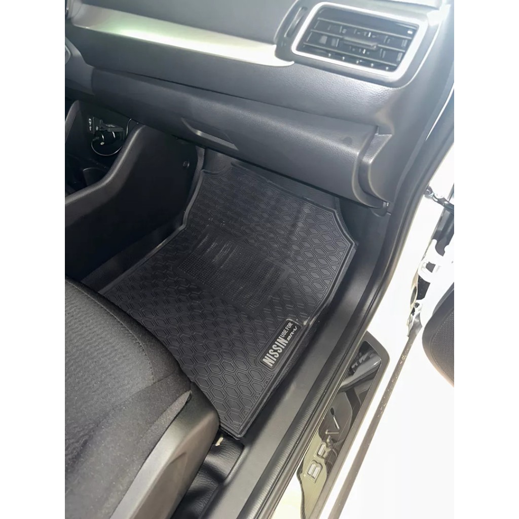 Thảm sàn cao su Honda BRV 2023 2024 màu đen chữ đỏ, không mùi, dễ vệ sinh lau rửa, giữ cho sàn xe luôn sạch sẽ