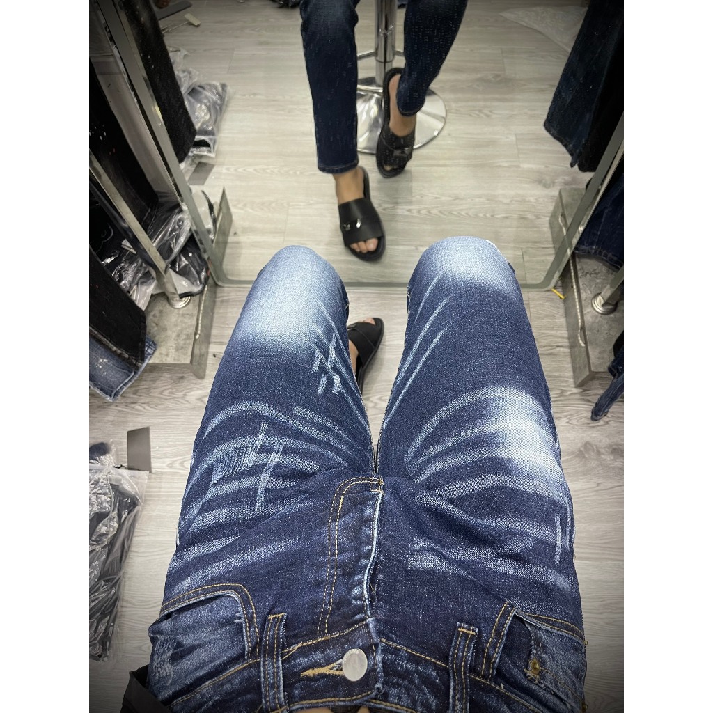 Quần jean bò nam Dsq2 xanh slimfit trơn cào xước in hình lá phong đỏ chữ ICON túi sau đơn giản QJ389P