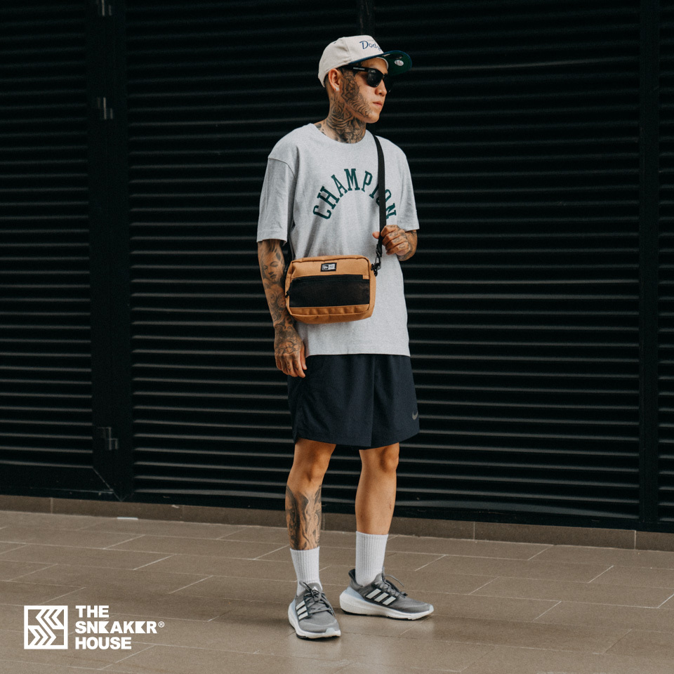 Túi đeo chéo thời trang nam nữ unisex New Era Shoulder Pouch Bag Brown xuất dư