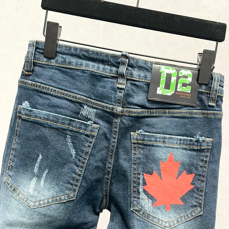 Quần jean bò nam Dsq2 xanh slimfit trơn cào xước in hình lá phong đỏ chữ ICON túi sau đơn giản QJ389P