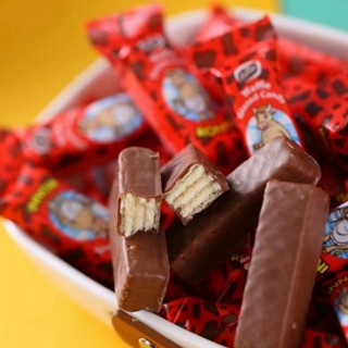 Bánh Xốp Bò Sữa Đỏ Phủ Socola Ronni Ronti Túi 400g - Bánh Kẹo Tết - Bánh Sô cô la Nga - Bánh Xốp Chocolate