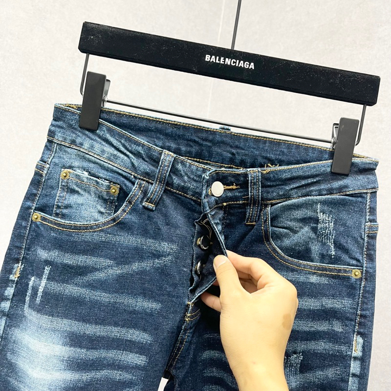 Quần jean bò nam Dsq2 xanh slimfit trơn cào xước in hình lá phong đỏ chữ ICON túi sau đơn giản QJ389P